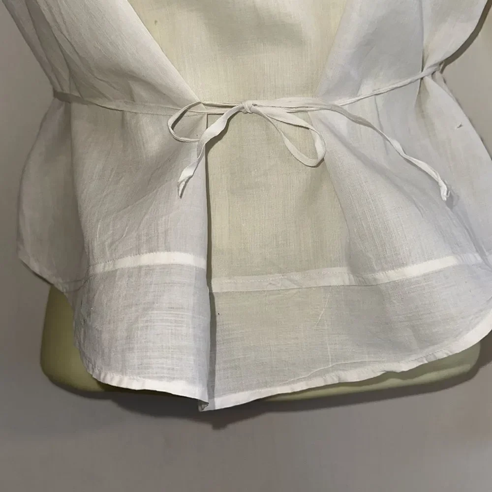 Antique handmade white cotton muslin high neck long‎ sleeve embroidered blouse - Picture 4 of 13
